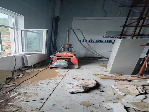 巴里坤地基基础下沉墙体裂缝加固注浆顶升施工